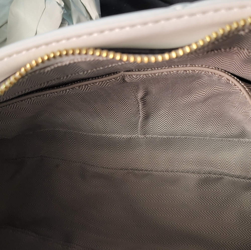 NWT BC White Large Quilted Handbag - Picture 5 of 6